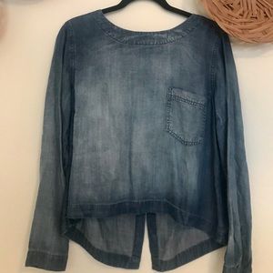 Cloth & Stone chambray top in size M